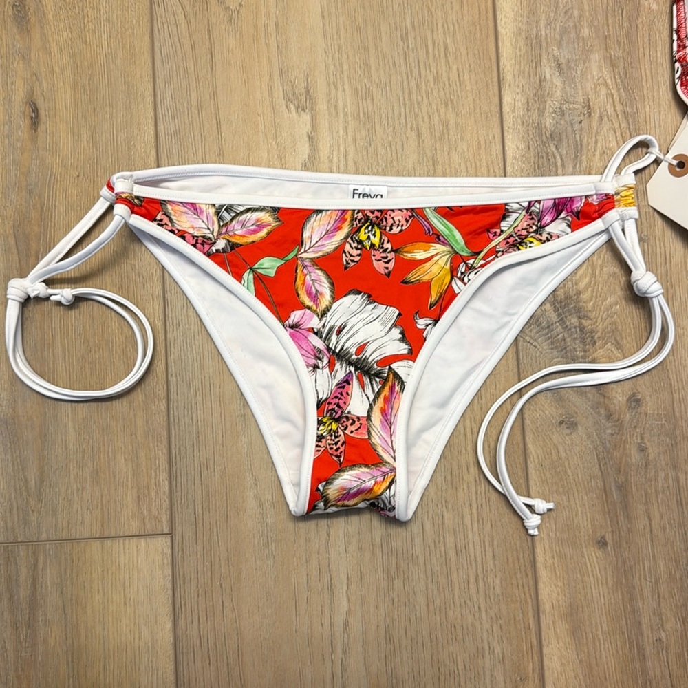 NWT-Freya Bikini Bottoms Red Multi Color Hawaiian Floral Print Keyhole Side Ties